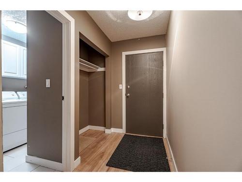 403-618 2 Avenue Nw, Calgary, AB - Indoor Photo Showing Laundry Room