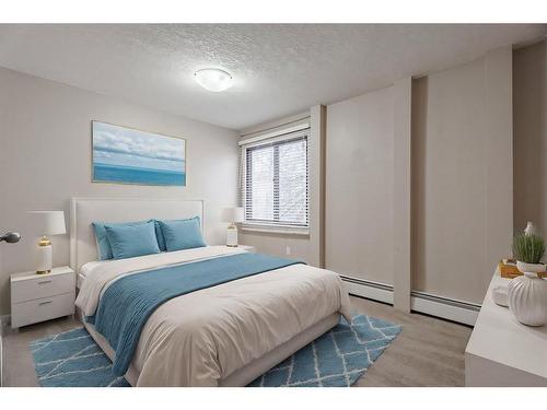 403-618 2 Avenue Nw, Calgary, AB - Indoor Photo Showing Bedroom