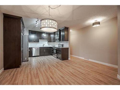 403-618 2 Avenue Nw, Calgary, AB - Indoor Photo Showing Kitchen