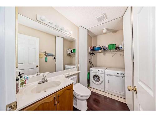 38 Somercrest Circle Sw, Calgary, AB - Indoor Photo Showing Laundry Room