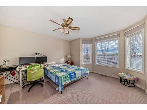 38 Somercrest Circle Sw, Calgary, AB - Indoor Photo Showing Bedroom