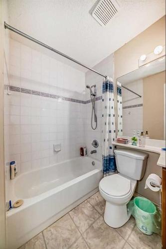 38 Somercrest Circle Sw, Calgary, AB - Indoor Photo Showing Bathroom