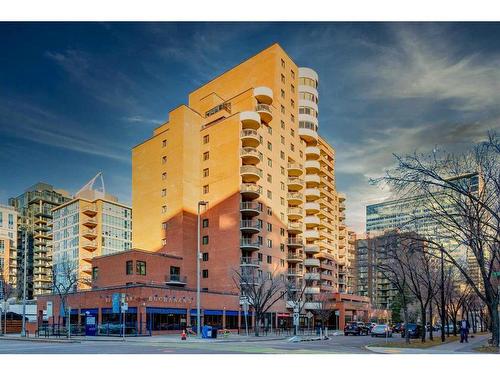 1401-738 3 Avenue Sw, Calgary, AB - Outdoor With Balcony With Facade