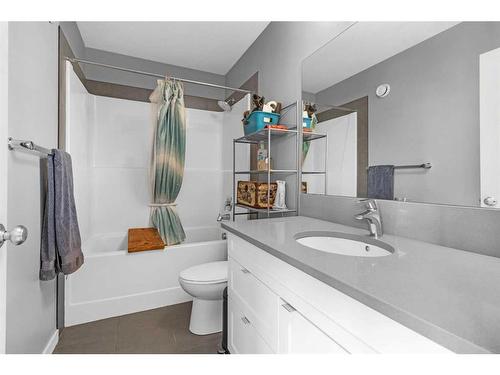 29 Amery Crescent, Crossfield, AB - Indoor Photo Showing Bathroom