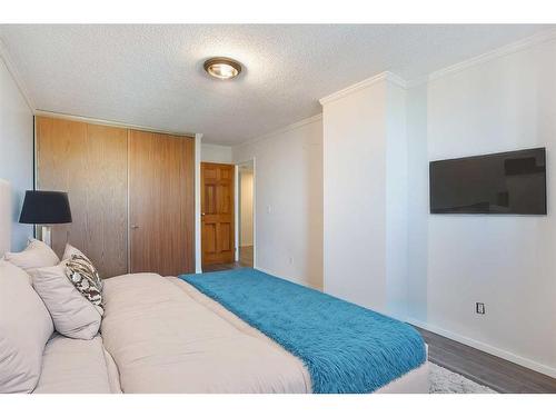 1407-738 3 Avenue Sw, Calgary, AB - Indoor Photo Showing Other Room