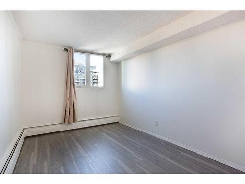 1407-738 3 Avenue Sw, Calgary, AB - Indoor Photo Showing Bathroom