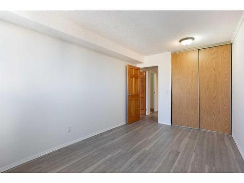 1407-738 3 Avenue Sw, Calgary, AB - Indoor Photo Showing Laundry Room