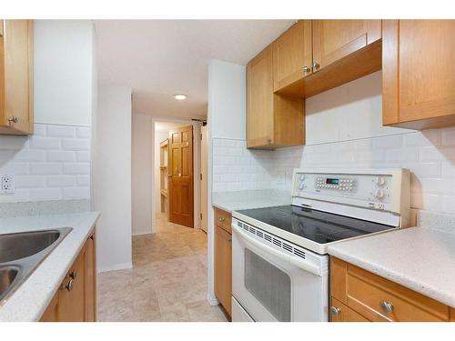 1407-738 3 Avenue Sw, Calgary, AB - Indoor Photo Showing Kitchen