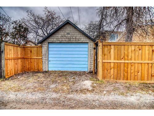 7437 21A Street Se, Calgary, AB - Outdoor