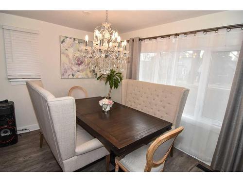 7437 21A Street Se, Calgary, AB - Indoor Photo Showing Dining Room