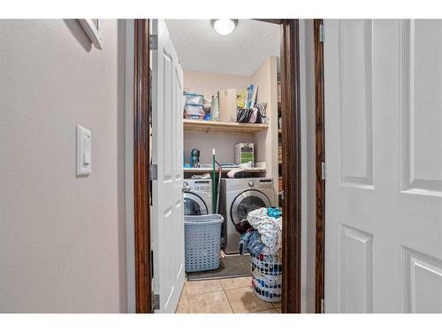 31 Skyview Shores Gardens Ne, Calgary, AB - Indoor Photo Showing Laundry Room