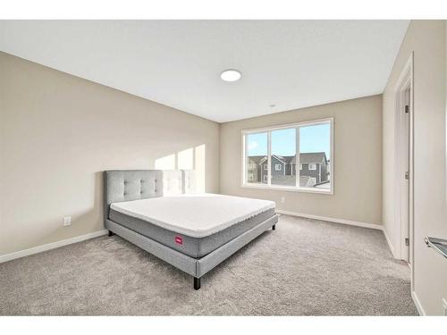 335 Magnolia Drive Se, Calgary, AB - Indoor