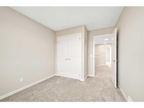 335 Magnolia Drive Se, Calgary, AB - Indoor Photo Showing Other Room