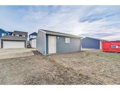 335 Magnolia Drive Se, Calgary, AB - Outdoor