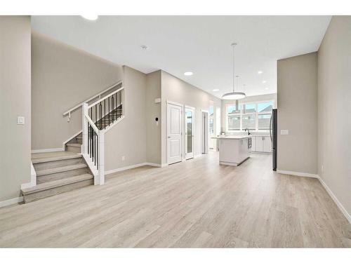 335 Magnolia Drive Se, Calgary, AB - Indoor