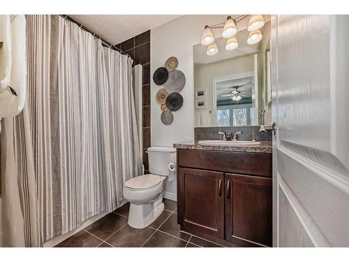 91 Auburn Bay Boulevard Se, Calgary, AB - Indoor Photo Showing Bathroom