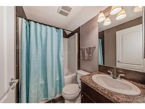 91 Auburn Bay Boulevard Se, Calgary, AB - Indoor Photo Showing Bathroom