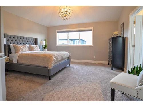 117 Aspenmere Bay, Chestermere, AB - Indoor Photo Showing Bedroom