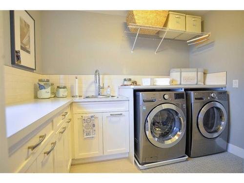 117 Aspenmere Bay, Chestermere, AB - Indoor Photo Showing Laundry Room