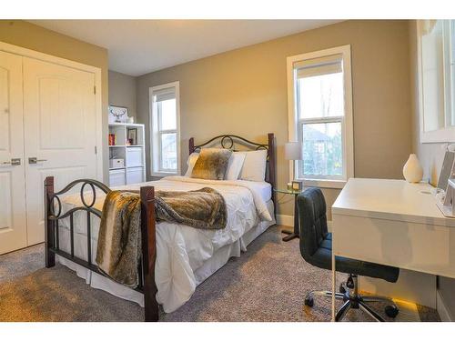 117 Aspenmere Bay, Chestermere, AB - Indoor Photo Showing Bedroom