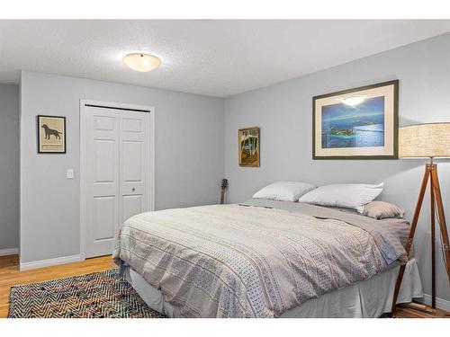 D-6 Otter Lane, Banff, AB - Indoor Photo Showing Bedroom