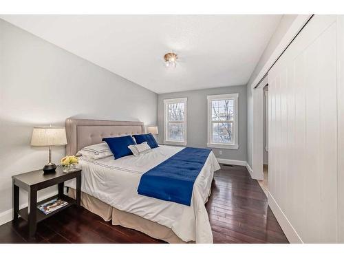 113 Copperfield Mews Se, Calgary, AB - Indoor Photo Showing Bedroom