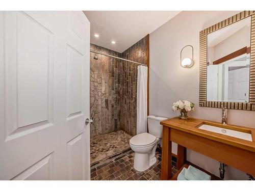 113 Copperfield Mews Se, Calgary, AB - Indoor Photo Showing Bathroom