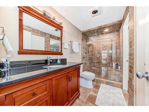 579 Point Mckay Grove Nw, Calgary, AB - Indoor Photo Showing Bathroom