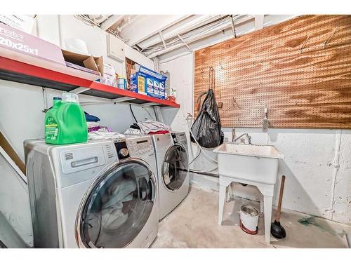 579 Point Mckay Grove Nw, Calgary, AB - Indoor Photo Showing Laundry Room