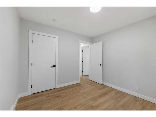 208 Whitehorn Crescent Ne, Calgary, AB - Indoor Photo Showing Other Room