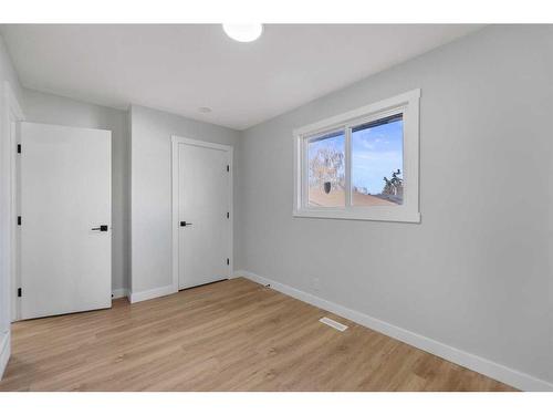 208 Whitehorn Crescent Ne, Calgary, AB - Indoor Photo Showing Other Room