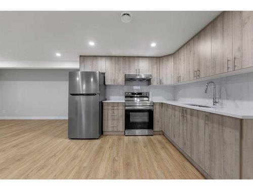 208 Whitehorn Crescent Ne, Calgary, AB - Indoor Photo Showing Kitchen