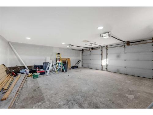 208 Whitehorn Crescent Ne, Calgary, AB - Indoor Photo Showing Garage