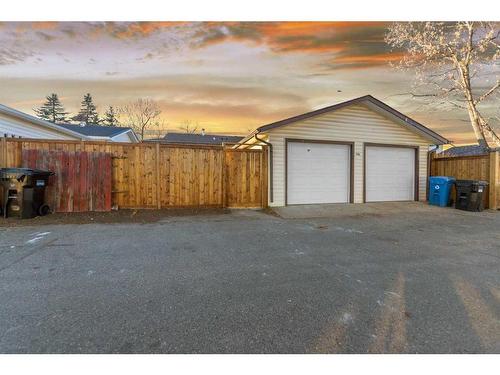 208 Whitehorn Crescent Ne, Calgary, AB - Outdoor