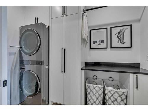 110 Lissington Drive Sw, Calgary, AB - Indoor Photo Showing Laundry Room