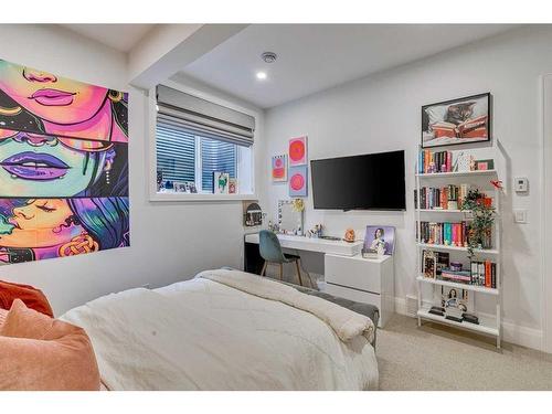 110 Lissington Drive Sw, Calgary, AB - Indoor Photo Showing Bedroom