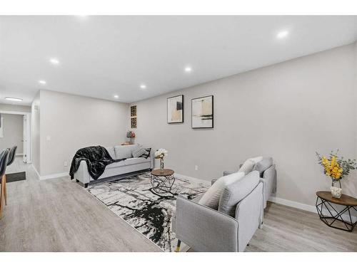 238 Maunsell Close Ne, Calgary, AB - Indoor