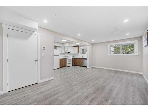 238 Maunsell Close Ne, Calgary, AB - Indoor