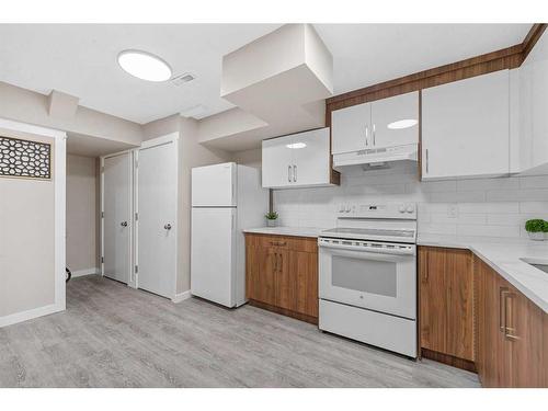 238 Maunsell Close Ne, Calgary, AB - Indoor Photo Showing Kitchen