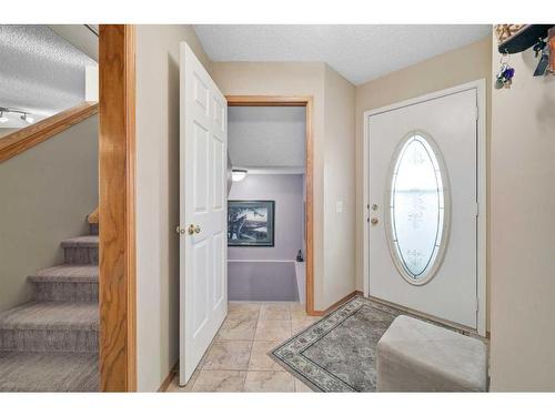 152 Del Ray Close Ne, Calgary, AB - Indoor Photo Showing Other Room