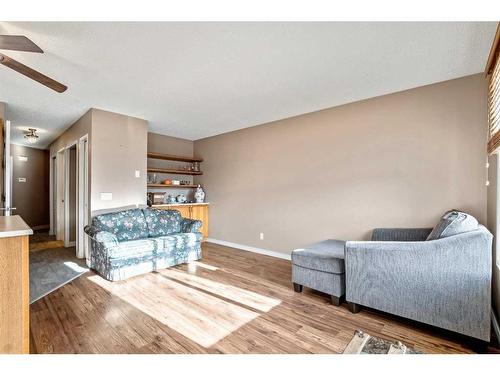 128 8 Avenue Se, High River, AB - Indoor Photo Showing Other Room