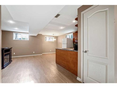 128 8 Avenue Se, High River, AB - Indoor Photo Showing Other Room