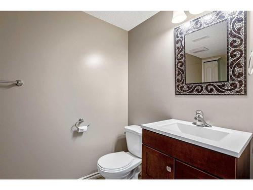 128 8 Avenue Se, High River, AB - Indoor Photo Showing Bathroom