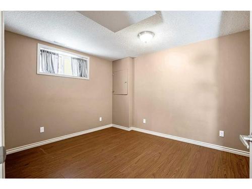 128 8 Avenue Se, High River, AB - Indoor Photo Showing Other Room