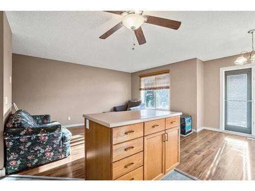 128 8 Avenue Se, High River, AB - Indoor Photo Showing Other Room