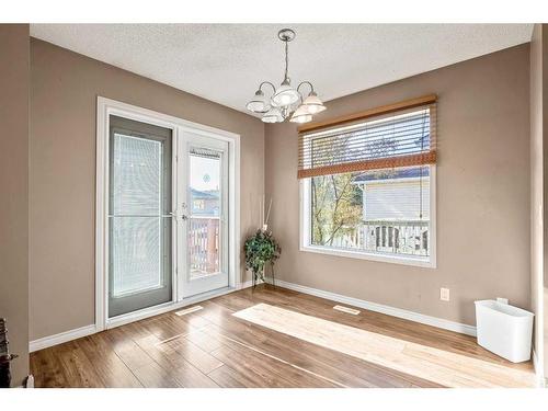 128 8 Avenue Se, High River, AB - Indoor Photo Showing Other Room