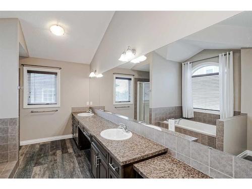 146 Evanspark Circle Nw, Calgary, AB - Indoor Photo Showing Bathroom