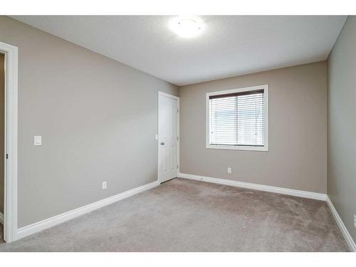 146 Evanspark Circle Nw, Calgary, AB - Indoor Photo Showing Other Room