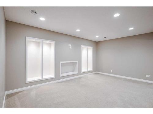 146 Evanspark Circle Nw, Calgary, AB - Indoor Photo Showing Other Room