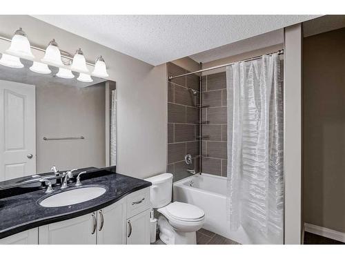 146 Evanspark Circle Nw, Calgary, AB - Indoor Photo Showing Bathroom